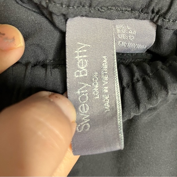 Sweaty Betty Summit Shorts water resistant shorts black size 12 - Picture 5 of 7